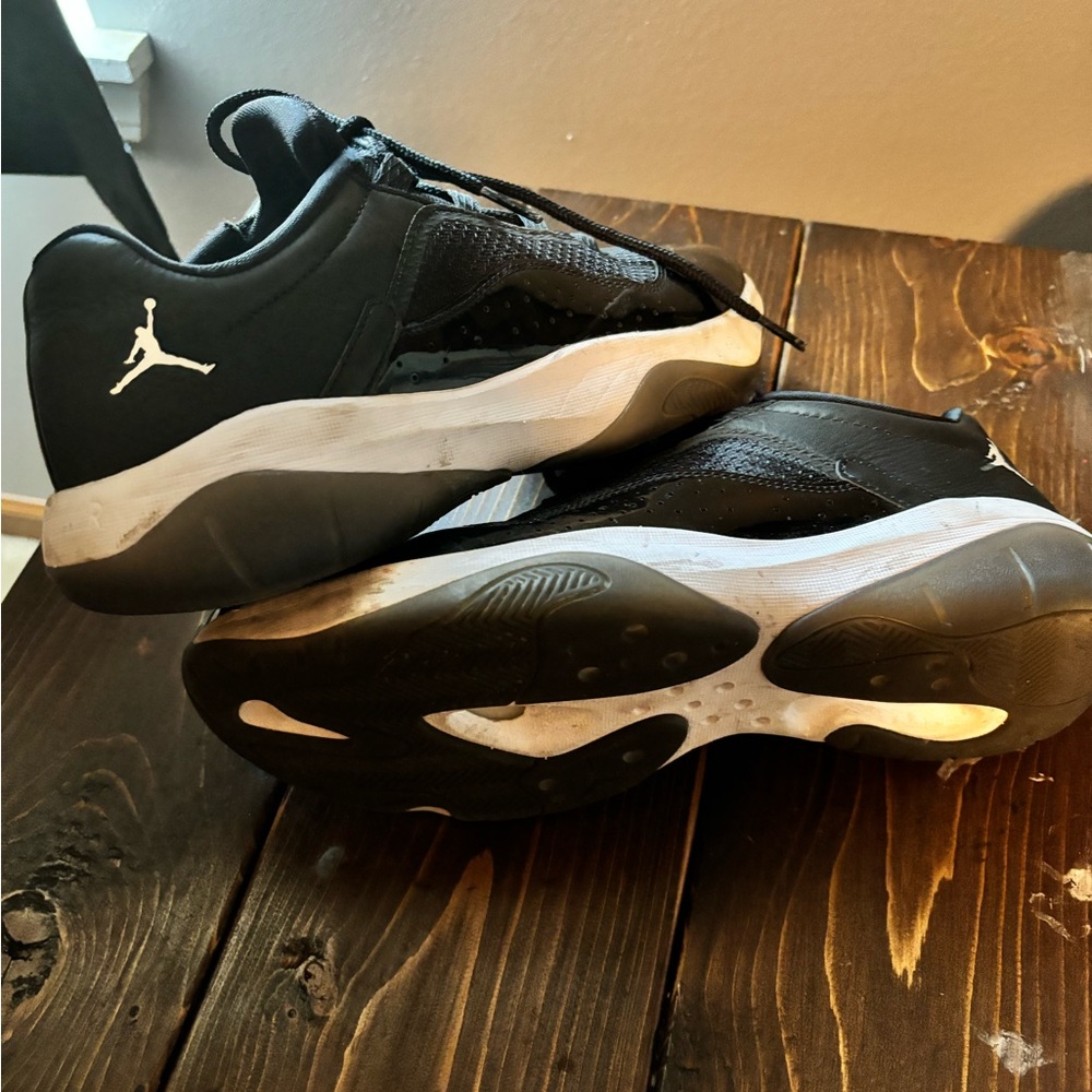 Jordans men’s 9.5